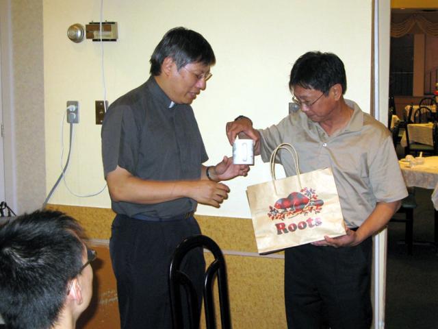 Fr Chow visit_20090724_17.jpg
