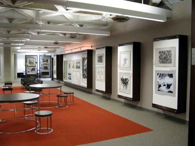 01 Library Exh Display_20090609_17.jpg