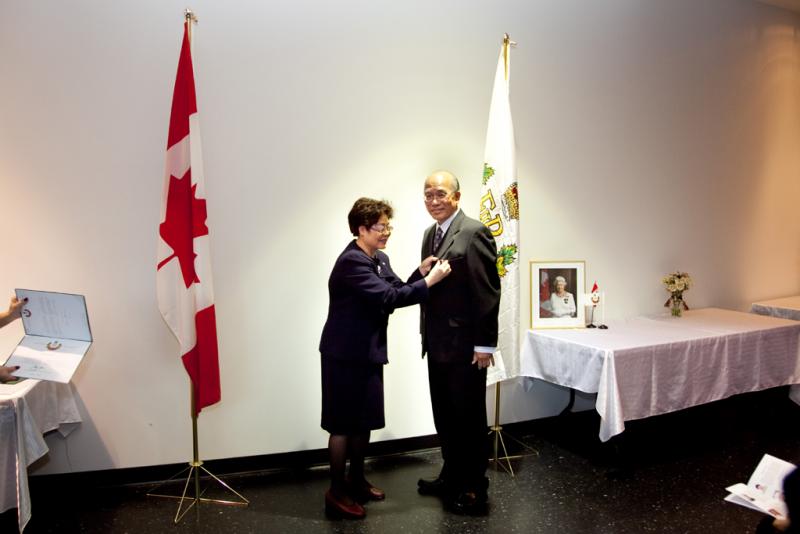 Edmund Ho Awarded Medal by Dr Alice Wong MP