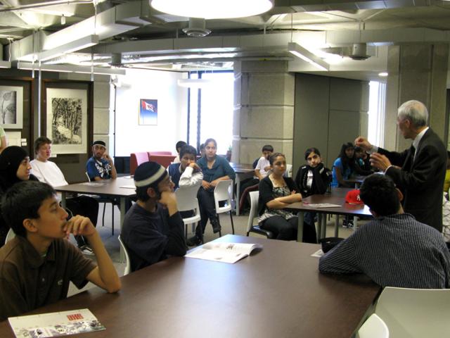 A5 Student visit_20090616_16.jpg