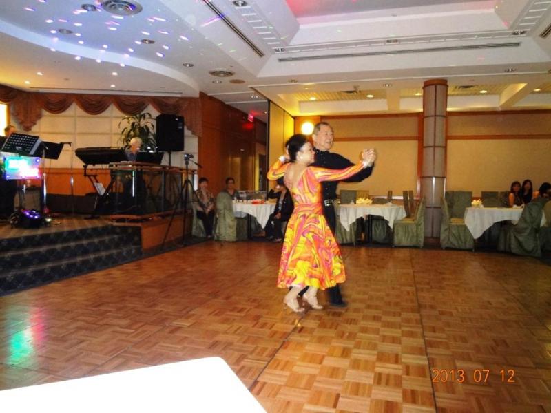 Hama Sung (黃志恆) Dancing