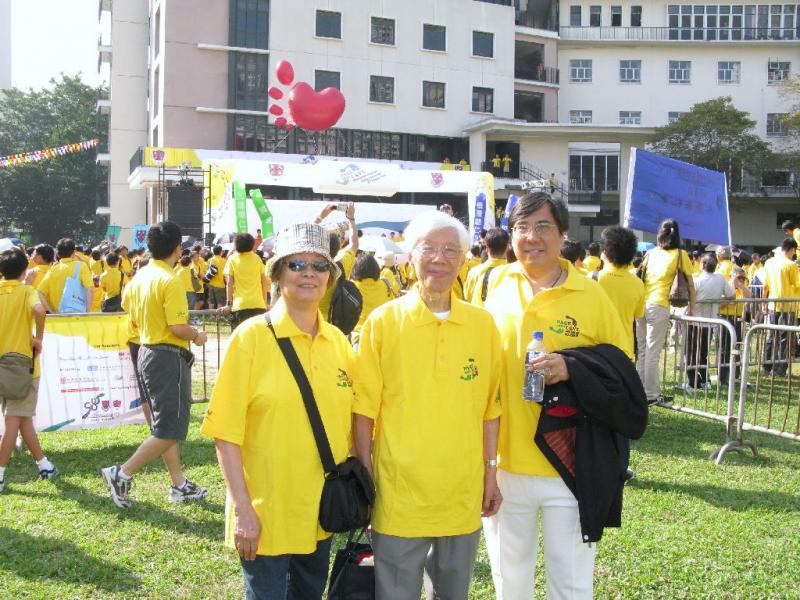 02  Stephen Ng, the 1st person greeting me at Walkaton.JPG