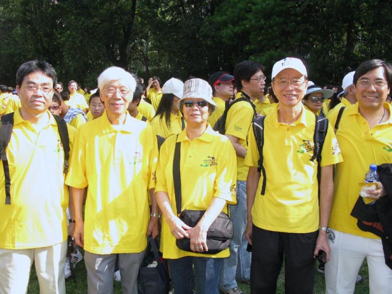 04 A gathering at WYK playgound.JPG