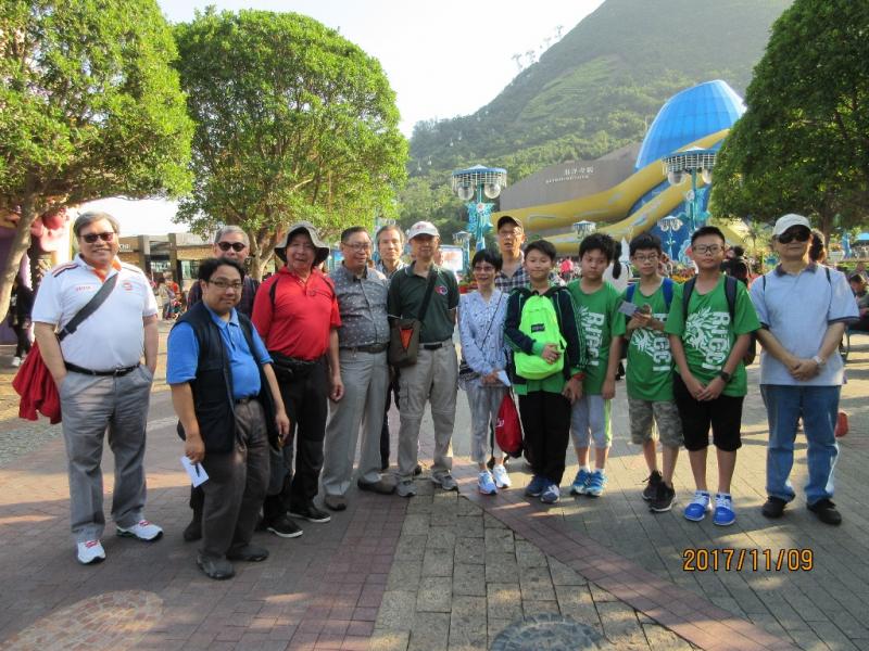 20171109_Ran into Form 1 Class Picnic in Ocean Park
