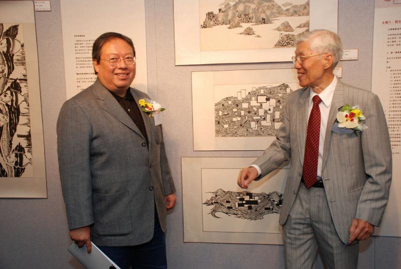 3a 03 L Tam welcoming Dr C P Ho.jpg