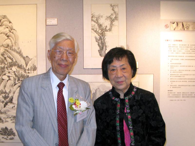 3a 07 L Tam & mother of the late Dr Yak-Yeung Mok.jpg