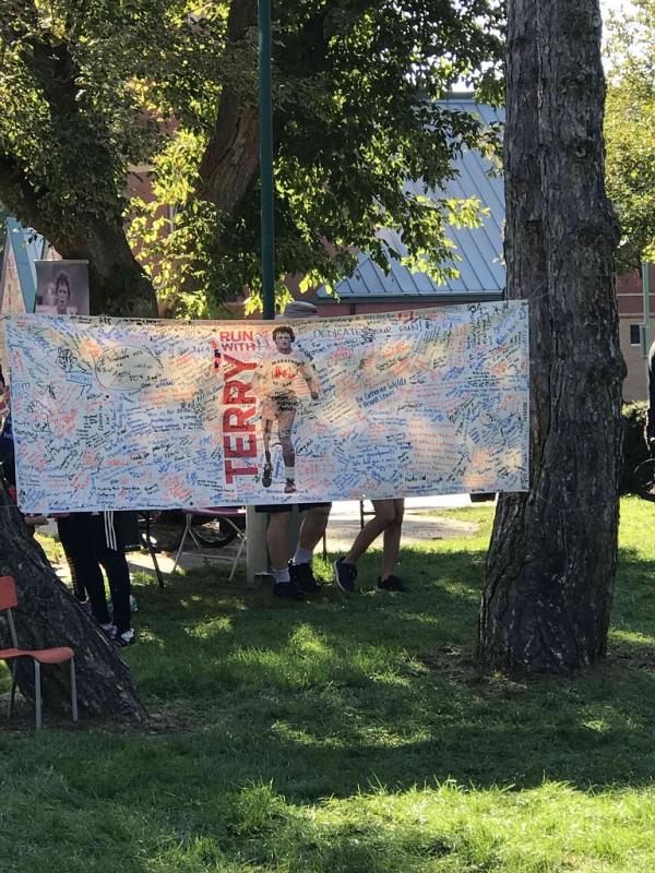 2018-09-16-tor-terry fox run with ho sir 1