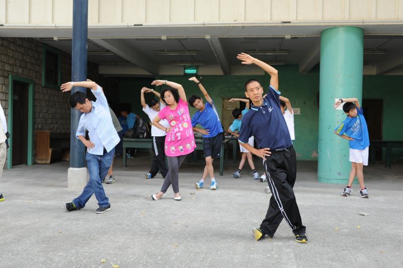 李嘉綸教練指導下 隊員認真熱身試跑