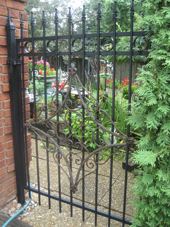 Gate installed by Fred